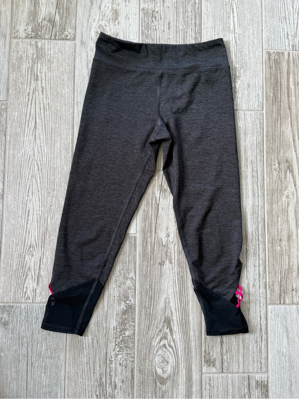 Old Navy Charcoal Cropped Leggings with Pink Accent - size large